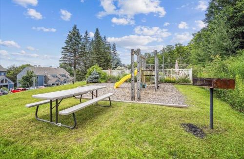 Killington House | Whiffletree E8 3-Bedroom Condo with Ski Access, Shuttle, and Fireplace
