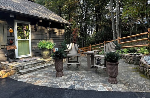 Roaring Gap Cottage | Whispering Pines Golf Views Blue Ridge Parkway