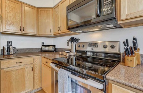 Cheyenne Meadows House | Whistler Hollow! Family Home, Bball Court, Firepit