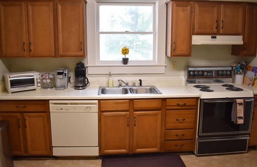 Highlands House | Whittle Pines-4BR/3.5 baths Walk to town. ALSO LISTED FOR SALE