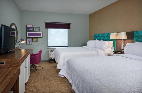 Sherwood - Tualatin North Hotel | Wine & Unwind | 4 Units w/Pool, Hot Breakfast & Hiking All Just Minutes Away