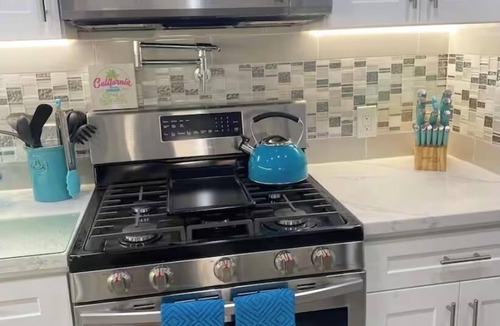 West Los Angeles House | WLA,-FIFA-12Miles! 3 Bedroom & 2 baths-Furnished-10923 Ayres Ave-90064-Monthly