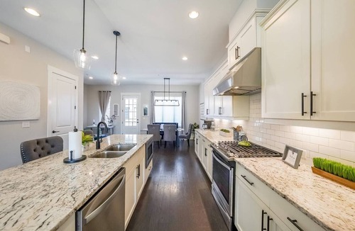 Castleberry Hill House | Your World Cup Home Base! Rooftop/SkylineViews/Walk to The World Cup and Enjoy