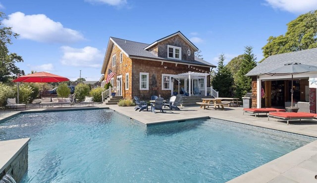 1-acre WHB Beach Village: Salt Pool & Hot Tub of Nirvana - Vacations