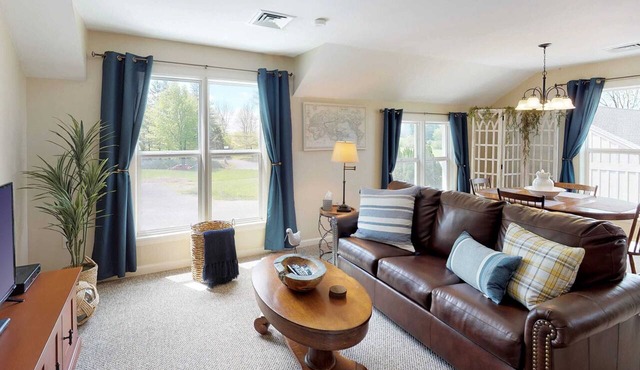1 Bdrm Pet friendly Rental/Walkable to Village