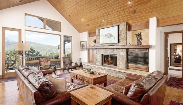 10-Acre Mid-Valley Retreat with Hot Tub, Game Room & Sopris Views