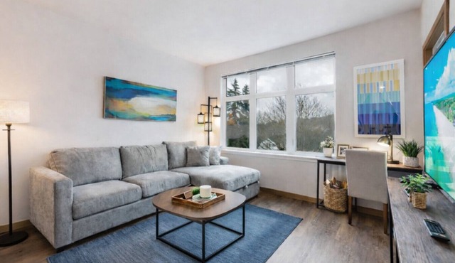 1BR 1BA+Den with AC| Redmond| Fit for Long Stays-4