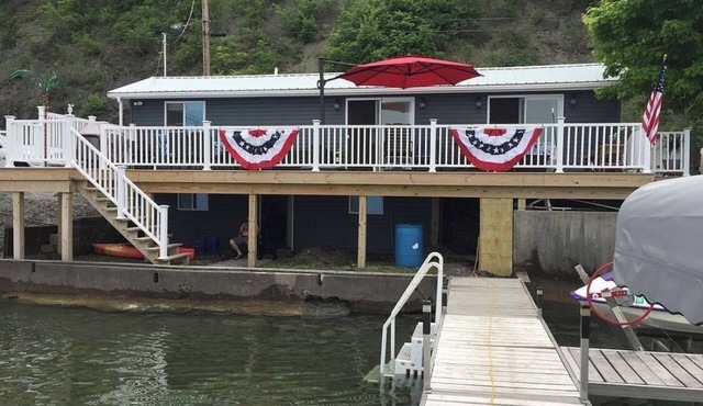 2 bedroom 1.5 bath - cottage in welcoming Aurora on Cayuga Lake!