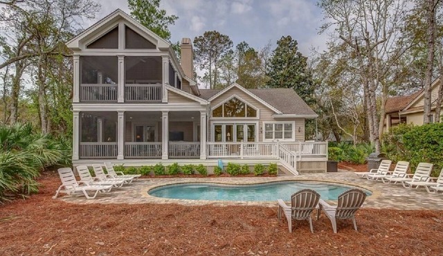 26 HEATH DR. ON GOLF COURSE/TENNIS & BIKES INCL. SHORT WALK TO BEACH