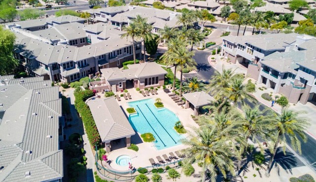 2BR Modern Scottsdale Condo W/ Heated Pool, Hot Tub, Kg Bed, Gym, & Fast WiFi