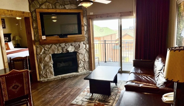 3/14 - 3/21 WESTGATE Gatlinburg-3 BR Villa Sleeps 12 - 12 WATERPARK Passes