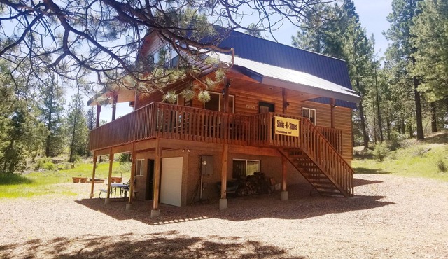 3 BDRM comfy cabin - centrally located to Bryce & Zion. Central air and Heating