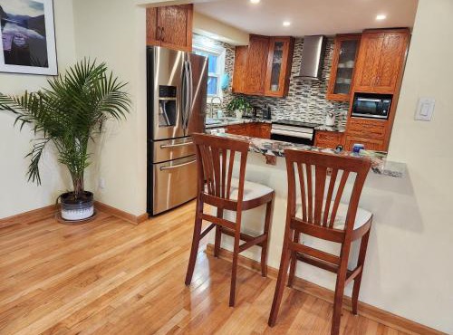 3 Bed 2 Bath, Near UAlbany & MVP Arena, Private Driveway Parking
