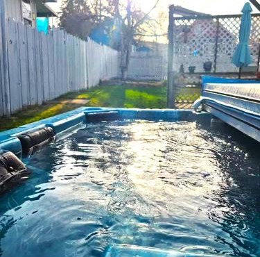 3 Queen Beds 2 Bath near Downtown Klamath Falls