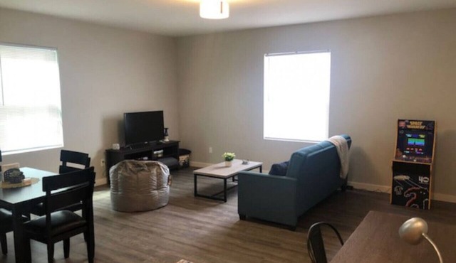 3143 Dover #2 · Modern Apartment High End Finishes & Washer/Dryer In-unit.