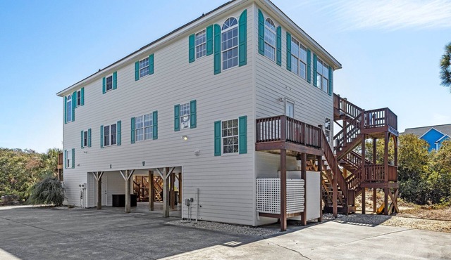 3rd Row Oceanview Duplex,beach and community pool access, in Spinnaker's Reach