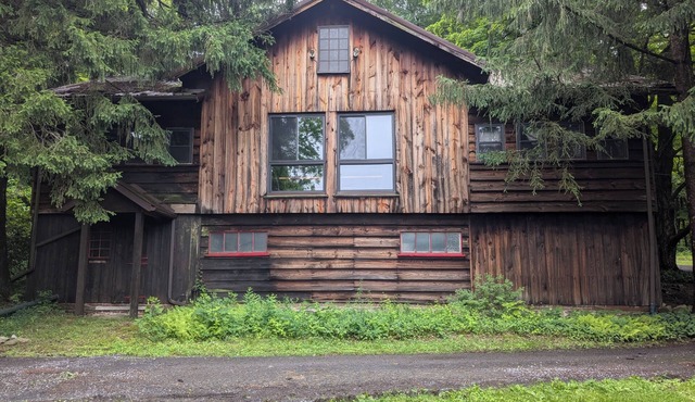 4-bedroom Rustic secluded cabin in fabulous Bedford with WiFi