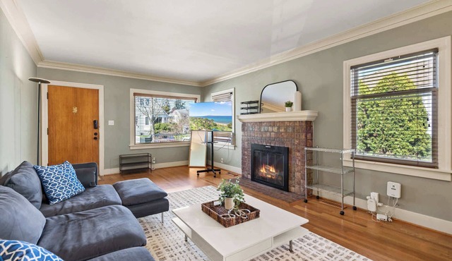 4B Pet-friendly Home by Green Lake