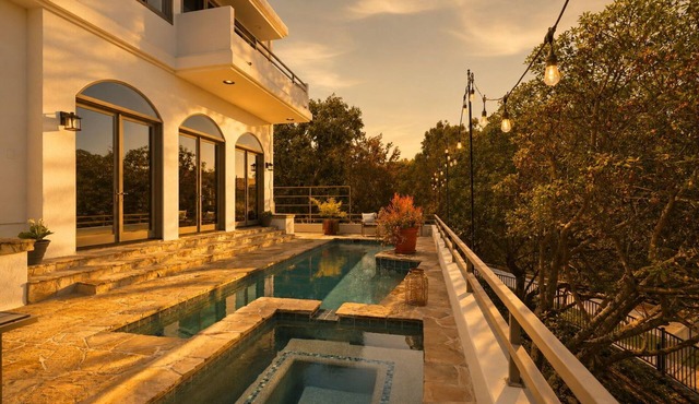 4BR Luxury Home with Private Pool & Jacuzzi