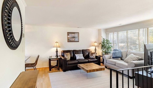 5 bedroom house with EV charger Near Downtown Annapolis