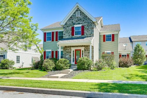 5 Mi to Downtown: Pet-Friendly Lancaster Getaway