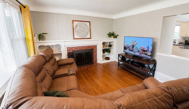 5BR East Cincinnati Home - Near Mercy Anderson - Pet Friendly - Fenced Yard