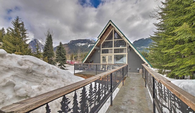 A-Frame w/ Views: Walk to Snoqualmie Lifts!