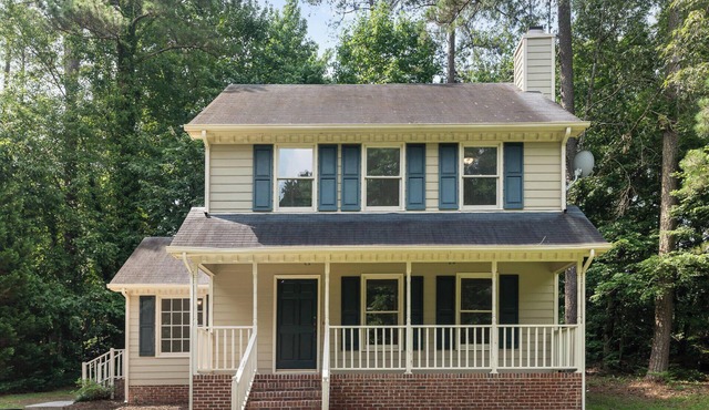 Adorable home between Duke and UNC alongside trails