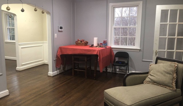 Affordable, fully furnished - 2 bedrooms/1bathroom (5 guests allowed)