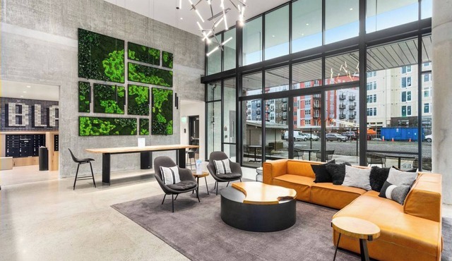 Airy and Open Corner Loft - 92 Walkscore