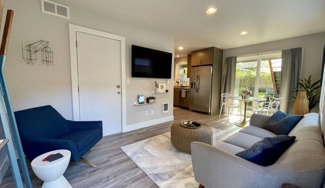 Alberta Arts Private Apartment!