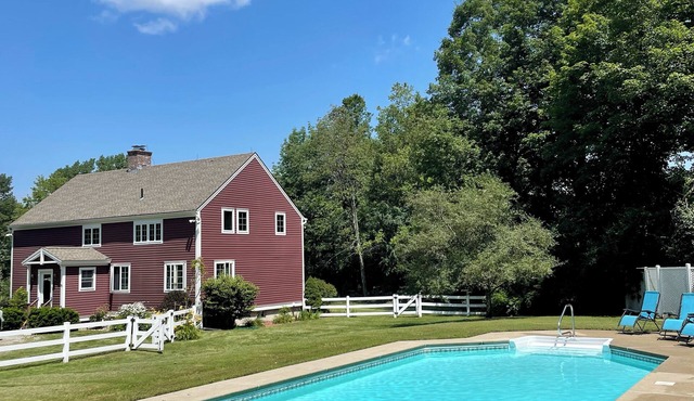 Architectural Lenox Retreat with Pool and Sauna, minutes to Tanglewood