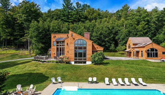 August available! 100 Acres Estate 10BRs, Hot Tub, Swimming pool, Game House!