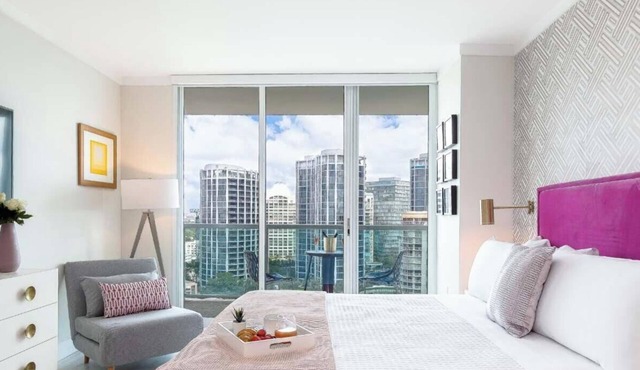 Bay View Studio w/Balcony & 8th-Floor Pool