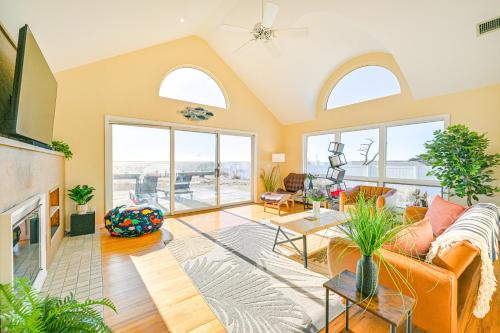Bayfront Home in Patchogue w/Deck & Fishing Dock