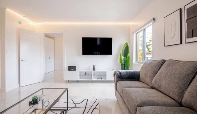BEACHFRONT 2 Bed 2 Bath Luxury Condo in South of Fifth Neighborhood