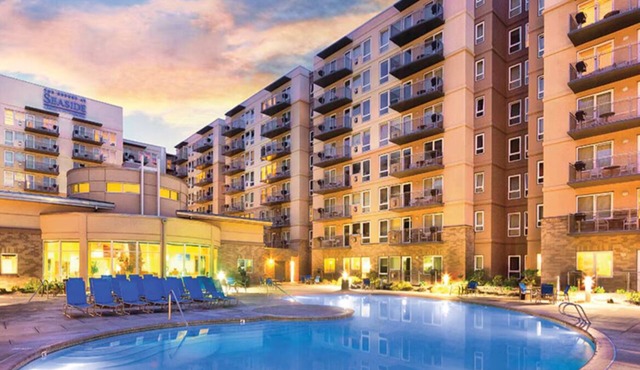 Beachfront! Seaside Condo, 2 Bedroom 2 Bath. Sleeps 6 in Seaside