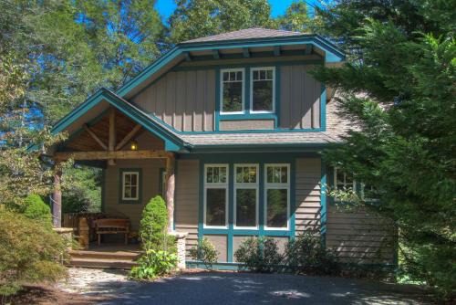 Bearfoot Lodge at Echota
