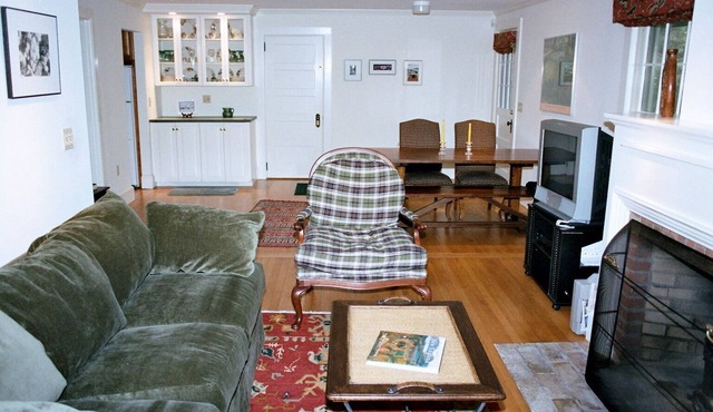 Beautiful 1 BDRM Overlooking Bread Loaf Campus