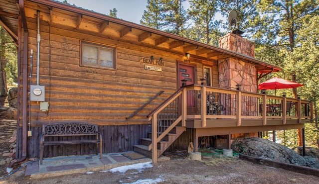 Beautiful deck, listen to the creek