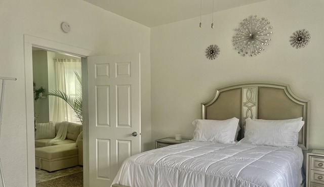 Beautiful spacious 4 bedrooms, 2 baths near downtown St. Paul