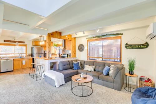Bend Home w/Fire Pit, 4 Mi to High Desert Museum!
