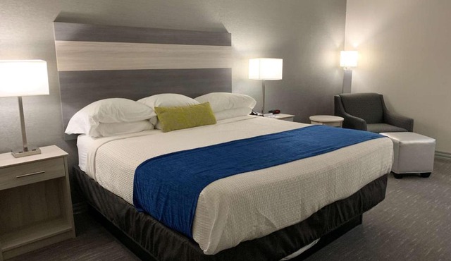 Best Western Plus Clarks Summit Scranton Hotel