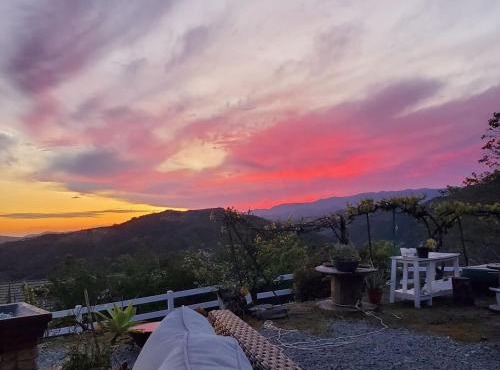 Beverlys Hilltop Retreat in Fallbrook