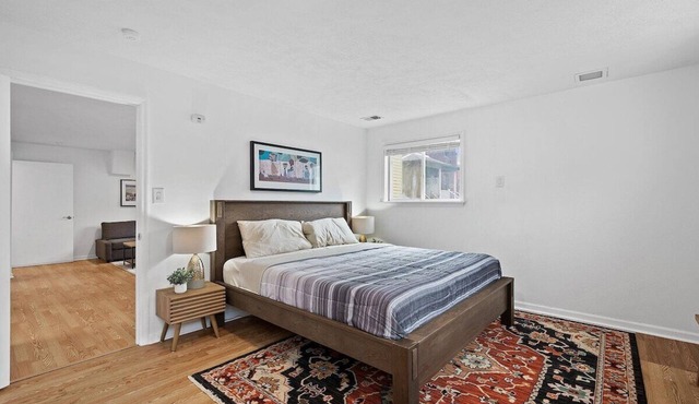 Bright and Quiet 1 Bedroom Apt in Millvale, Lawrenceville