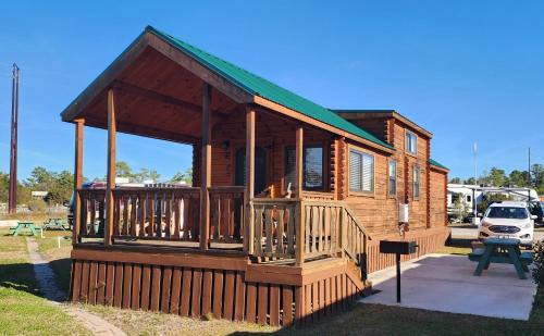 Cabin 2 Waterfront with Free Ramp Access and Fishing Piers