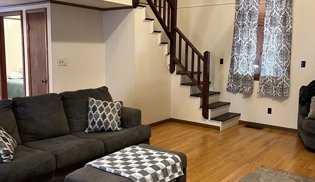 Cabin joins Lost River State Park! Convenient to most popular hiking trail.