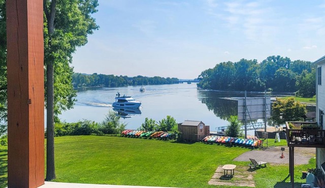 Canal-Front Gem! 25 Mi to Saratoga Springs & Track