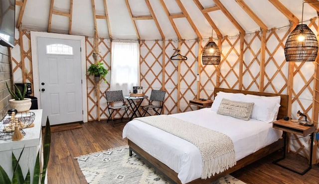 Cardinal Yurt: Cozy Boho Retreat in Hocking Hills