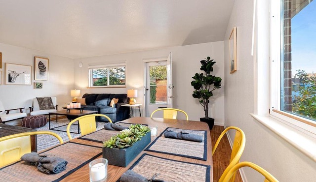 Centrally Located Townhome Near PVH - Dog Friendly